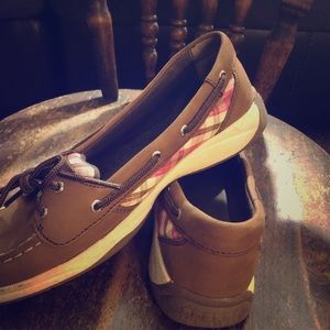 Sperry boat shoes size 6
